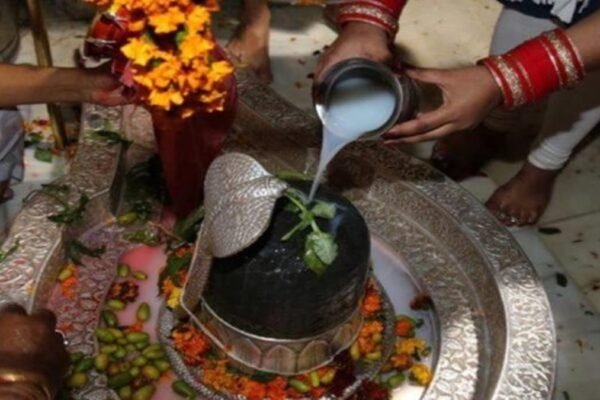 Sawan 2024: मनचाहा जीवनसाथी पाने के लिए जानें कब है पहला सोमवार