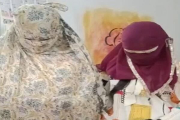 Honeytrap: कारोबारी को फंसाने वाली युवतियां गिरफ्तार, रेप केस की धमकी देकर करती थीं वसूली