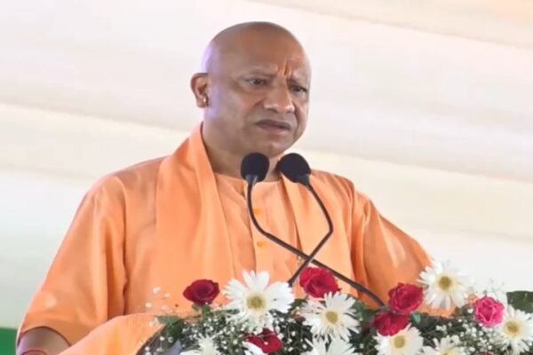 जामा मस्जिद में हनुमान चालीसा नहीं, तो हनुमानगढ़ी में नमाज क्यों: योगी आदित्यनाथ