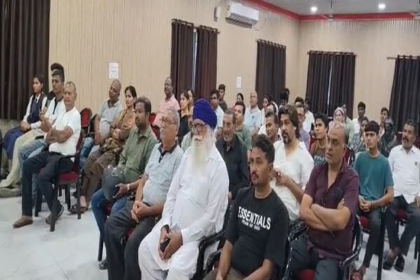 Minor: रायपुर में नाबालिगों पर पुलिस सख्त, 61 अभिभावकों को दी चेतावनी