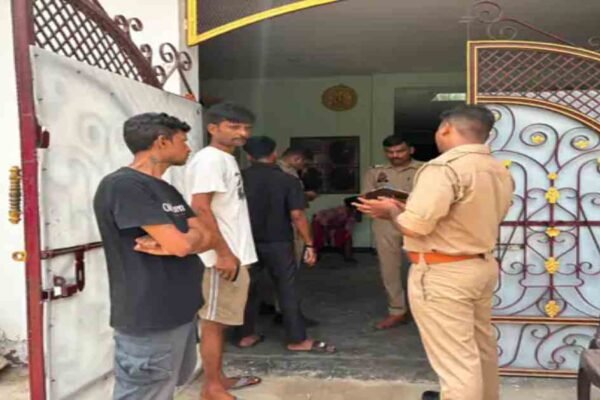 वाराणसी: नौकरी के नाम पर ठगी करने वाला MLM गिरोह पकड़ा, 21 युवतियां मुक्त