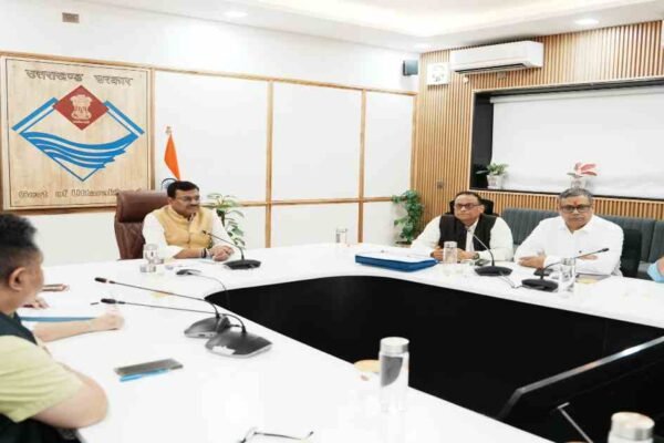 उत्तराखंड में भूजल संरक्षण पर जोर, मुख्य सचिव ने अधिकारियों को दिए निर्देश
