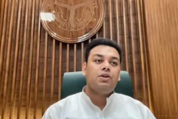 UP News: अखिलेश के आरोपों पर संदीप सिंह का पलटवार, कहा- यह प्रोपेगेंडा है