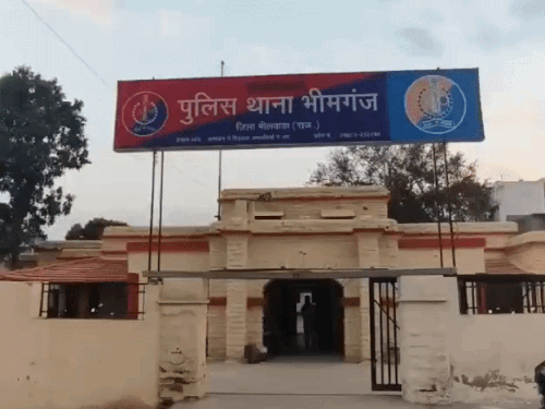Crime: चोरी करने वाले मां-बेटे समेत 3 गिरफ्तार, दिन में करते थे रेकी