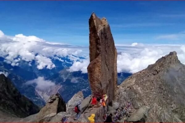 Kinnaur Kailash यात्रा पर रोक की मांग, देव समाज और ग्रामीणों का फूटा गुस्सा