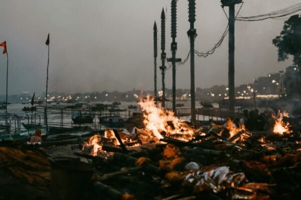 Kapaal Kriya: आखिर क्यों जरूरी है कपाल क्रिया, बिना इसके अधूरी है अंतिम यात्रा?