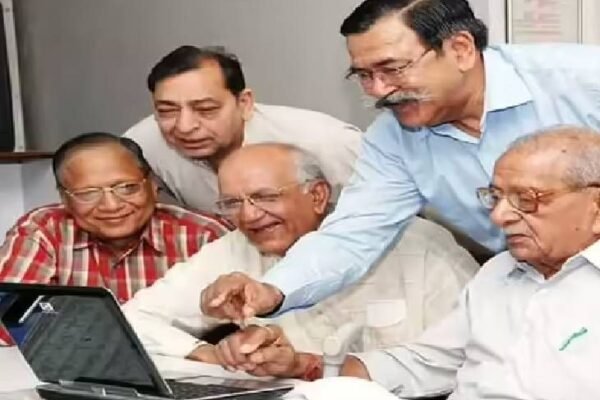 Pension: पेंशन रुकने से हैं परेशान? इन 5 समस्याओं का झटपट समाधान जानें