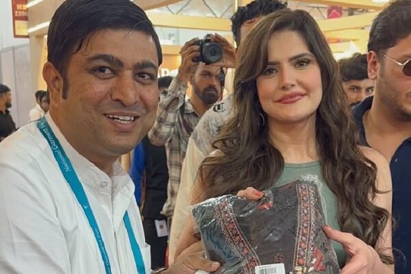 Jaipur के कपड़ों पर फिदा बॉलीवुड एक्ट्रेस, मुंबई फेयर में छाई राजस्थान की कला