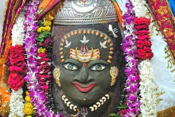Mahakal: बाबा महाकाल का दिव्य श्रृंगार, भस्म आरती में दिखा राजा स्वरूप
