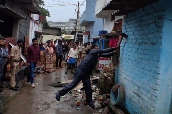 Raipur: नाले से हटाए 23 अवैध कब्जे, अब बारिश में नहीं भरेगा पानी