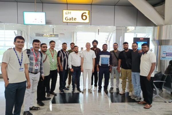 PIB रायपुर टीम गुजरात रवाना: बुलेट ट्रेन और स्टैच्यू ऑफ यूनिटी का करेंगे अध्ययन