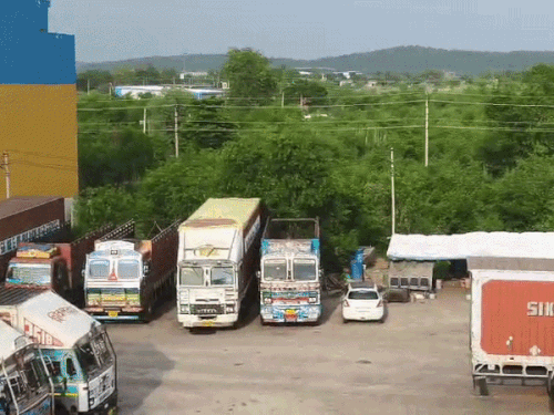 Transport हड़ताल: राजस्थान में 10 हजार ट्रक बंद, VLTD और परमिट पर घमासान