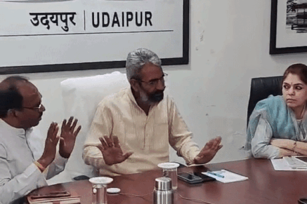 UGC जनसुनवाई में कांग्रेस का बहिष्कार, आदिवासी युवा पर भड़के सांसद