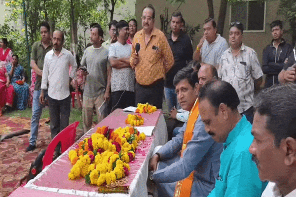 Strict महापौर: काम में कोताही बर्दाश्त नहीं, अधिकारियों को दी चेतावनी