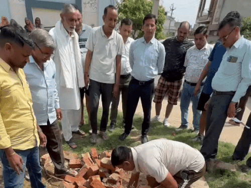 Corruption: जनता के गुस्से के बाद कमिश्नर मौके पर, मंत्री ने टेंडर निरस्त करने को कहा