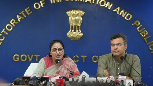 Solar Power Update: Delhi offers free solar plants for 400-unit users