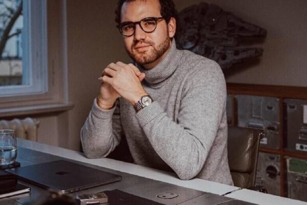 Lifestyle Hack: Entrepreneur lives in five-star hotels to save costs